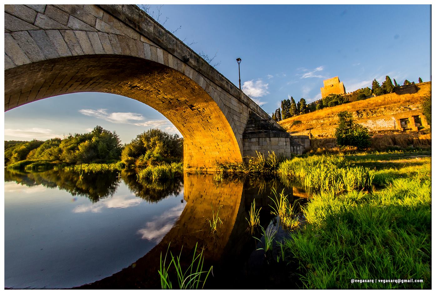 Murallas históricas de Ciudad Rodrigo al atardecer